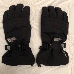 Black The North Face winter gloves